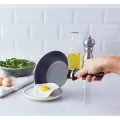 Mini-poêle Anti-adhérente 16 Cm -Maison Cuisine 103004 3 1 Mini poele anti adherente 16 cm Mathon