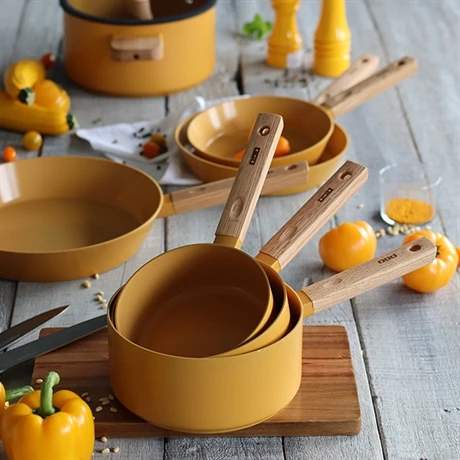 Casserole Ector Induction Aluminium Revêtu Manche En Bois 18 Cm Jaune 3 Casserole Ector Induction Aluminium Revêtu Manche En Bois 18 Cm Jaune – Image 3