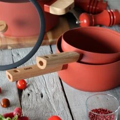Casserole Ector Induction Aluminium Revêtu Manche En Bois 16 Cm Rouge -Maison Cuisine 108009 2 3 Casserole Ector induction aluminium revetu manche en bois 16 cm rouge Ogo