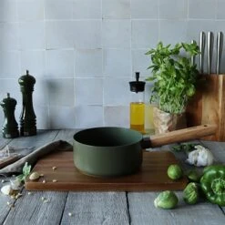 Casserole Ector Induction Aluminium Revêtu Manche En Bois 16 Cm Vert -Maison Cuisine 108016 2 1 Casserole Ector induction aluminium revetu manche en bois 16 cm vert Ogo