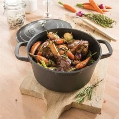 Lot Cocotte Légère Ronde En Fonte D'aluminium 28 Cm Et Deux Maniques En Silicone -Maison Cuisine 113006 3 1 Lot cocotte legere ronde en fonte d aluminium 28 cm et deux maniques en silicone Mathon