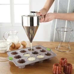 Lot Poêle 7 Blinis Et Entonnoir à Piston 7 Lot Poêle 7 Blinis Et Entonnoir à Piston -Maison Cuisine 119025 2 1 Lot poele 7 blinis et entonnoir a piston Mathon