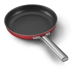 Smeg Poêle Aluminium Antiadhésive 28 Cm Rouge Mat -Maison Cuisine 131020 2 2 Poele aluminium antiadhesive 28 cm rouge mat Smeg