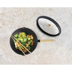 Ibili Wok Aluminium Antiadhésif Avec Couvercle 30 Cm -Maison Cuisine 131033 2 2 Wok aluminium antiadhesif avec couvercle 30 cm Ibili