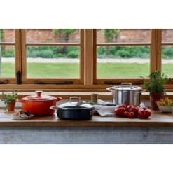 Le Creuset Sauteuse Rondeau Anti-adhérente Les Forgées 28 Cm Et Couvercle En Verre -Maison Cuisine 133009 2 1 Sauteuse rondeau anti adherente Les Forgees 28 cm et couvercle en verre Le Creuset