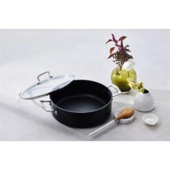 Le Creuset Sauteuse Rondeau Anti-adhérente Les Forgées 30 Cm Et Couvercle En Verre -Maison Cuisine 133010 3 1 Sauteuse rondeau anti adherente Les Forgees 30 cm et couvercle en verre Le Creuset