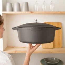 Cocotte Légère Ovale En Fonte D’aluminium 32 Cm 6,5 L Rouge -Maison Cuisine 203008 2 2 Cocotte legere ovale en fonte d aluminium 32 cm 6 5 L rouge Mathon