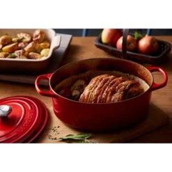 Le Creuset Cocotte Fonte Ovale Cerise 31 Cm -Maison Cuisine 213206 2 2 Cocotte fonte ovale cerise 31 cm Le Creuset