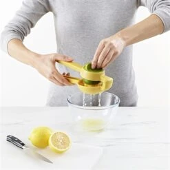 Joseph Joseph Presse-agrumes JuiceMax -Maison Cuisine 606038 4 1 Presse agrumes JuiceMax Joseph Joseph