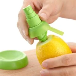 Lekue Citrus Spray 2 Tailles -Maison Cuisine 61070 2 1 Citrus spray 2 tailles Lekue