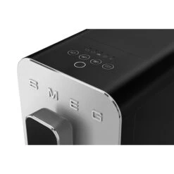 Smeg Machine à Café Avec Broyeur 19 Bars BCC01BLMEU Noir Mat 5 Smeg Machine à Café Avec Broyeur 19 Bars BCC01BLMEU Noir Mat -Maison Cuisine 700072 2 1 Machine a cafe avec broyeur 19 bars BCC01BLMEU noir mat Smeg