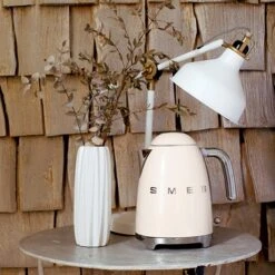 Smeg Bouilloire Crème 1,7 L 2400 W KLF03CREU -Maison Cuisine 702065 2 1 Bouilloire creme 1 7 L 2400 W KLF03CREU Smeg