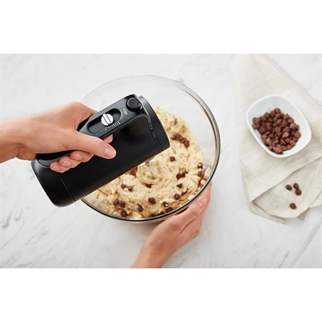 KitchenAid Batteur à Main électrique Sans Fil 7 Vitesses Noir Réglisse 5KHMB732EBM 4 KitchenAid Batteur à Main électrique Sans Fil 7 Vitesses Noir Réglisse 5KHMB732EBM – Image 4