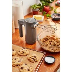 KitchenAid Batteur à Main électrique Sans Fil 7 Vitesses Gris Mat 5KHMB732EDG 9 KitchenAid Batteur à Main électrique Sans Fil 7 Vitesses Gris Mat 5KHMB732EDG -Maison Cuisine 760359 4 2 Batteur a main electrique sans fil 7 vitesses gris mat 5KHMB732EDG Kitchenaid