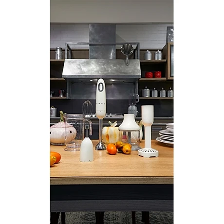 Smeg Mixeur Plongeant Avec Accessoires 700 W HBF22RDEU Crème 2 Smeg Mixeur Plongeant Avec Accessoires 700 W HBF22RDEU Crème – Image 2