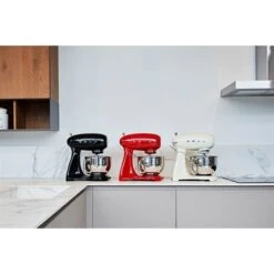 Smeg Robot Pâtissier 4,8 L 800 W SMF03RDEU Rouge -Maison Cuisine 761070 2 1 Robot patissier 4 8 L 800 W SMF03RDEU rouge Smeg