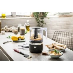 KitchenAid Hachoir électrique Sans Fil 2 Vitesses 1,18 L Noir Réglisse 5KFCB519EBM -Maison Cuisine 761097 2 1 Hachoir electrique sans fil 2 vitesses 1 18 L noir reglisse 5KFCB519EBM Kitchenaid