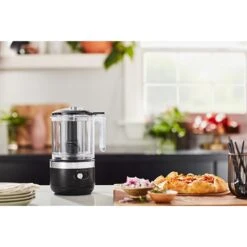 KitchenAid Hachoir électrique Sans Fil 2 Vitesses 1,18 L Noir Réglisse 5KFCB519EBM -Maison Cuisine 761097 3 1 Hachoir electrique sans fil 2 vitesses 1 18 L noir reglisse 5KFCB519EBM Kitchenaid