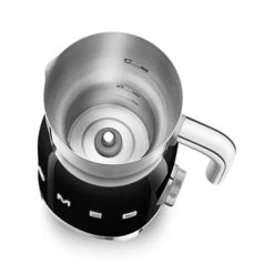 Smeg Chocolatière Et Mousseur De Lait Noir MFF11BLEU 8 Smeg Chocolatière Et Mousseur De Lait Noir MFF11BLEU -Maison Cuisine 780310 3 1 Chocolatiere et mousseur de lait noir MFF11BLEU Smeg